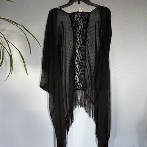 ELLEN TRACY elegant, romantic, gothic, fringe, lace, kimono/shawl. One size.